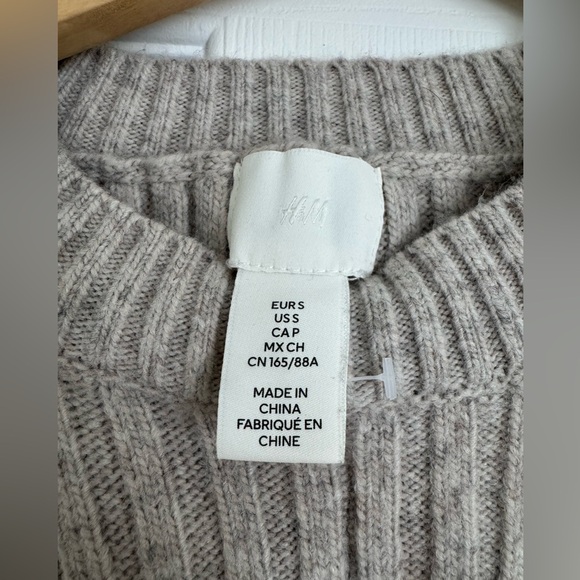 H&M Viral Sweater Dress - Picture 5 of 5